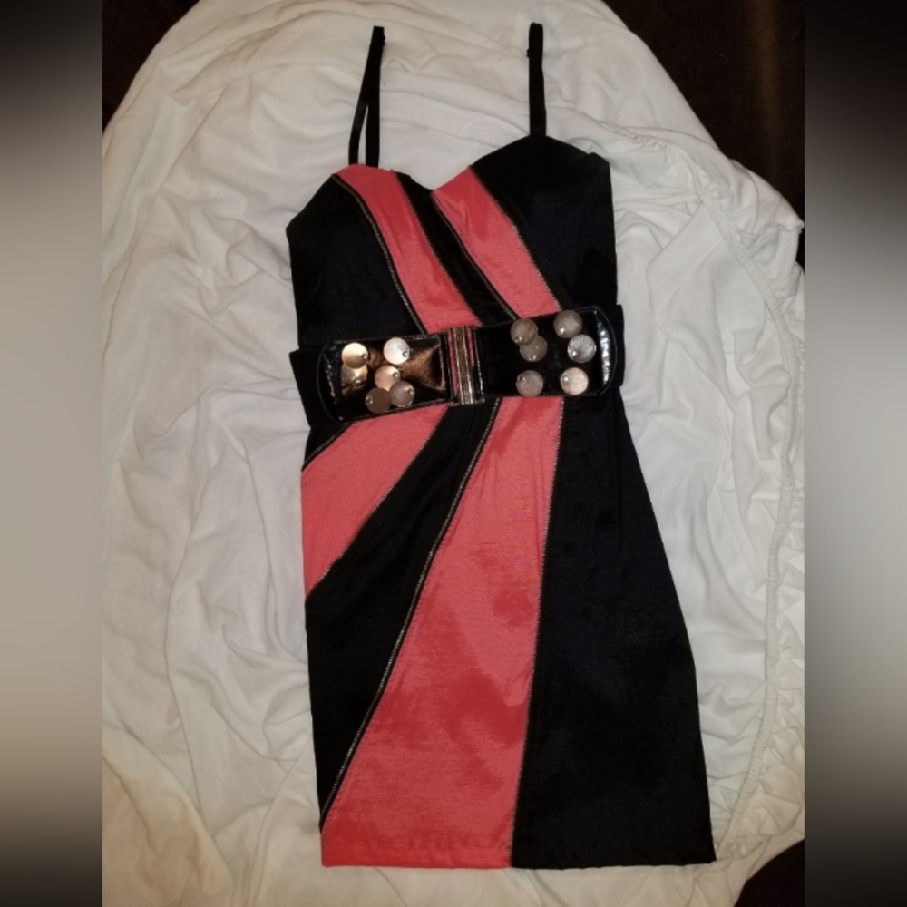 Two tone mini dress with belt